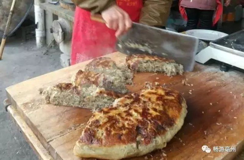 在繁忙的城市生活中,寻找一份地道的本地特色美食,不仅能为味蕾带来一场盛宴,还能让你更深入地了解这个城市的独特文化。今天就让我们一起探索如何发掘并品尝这些充满地方特色的美味佳肴。